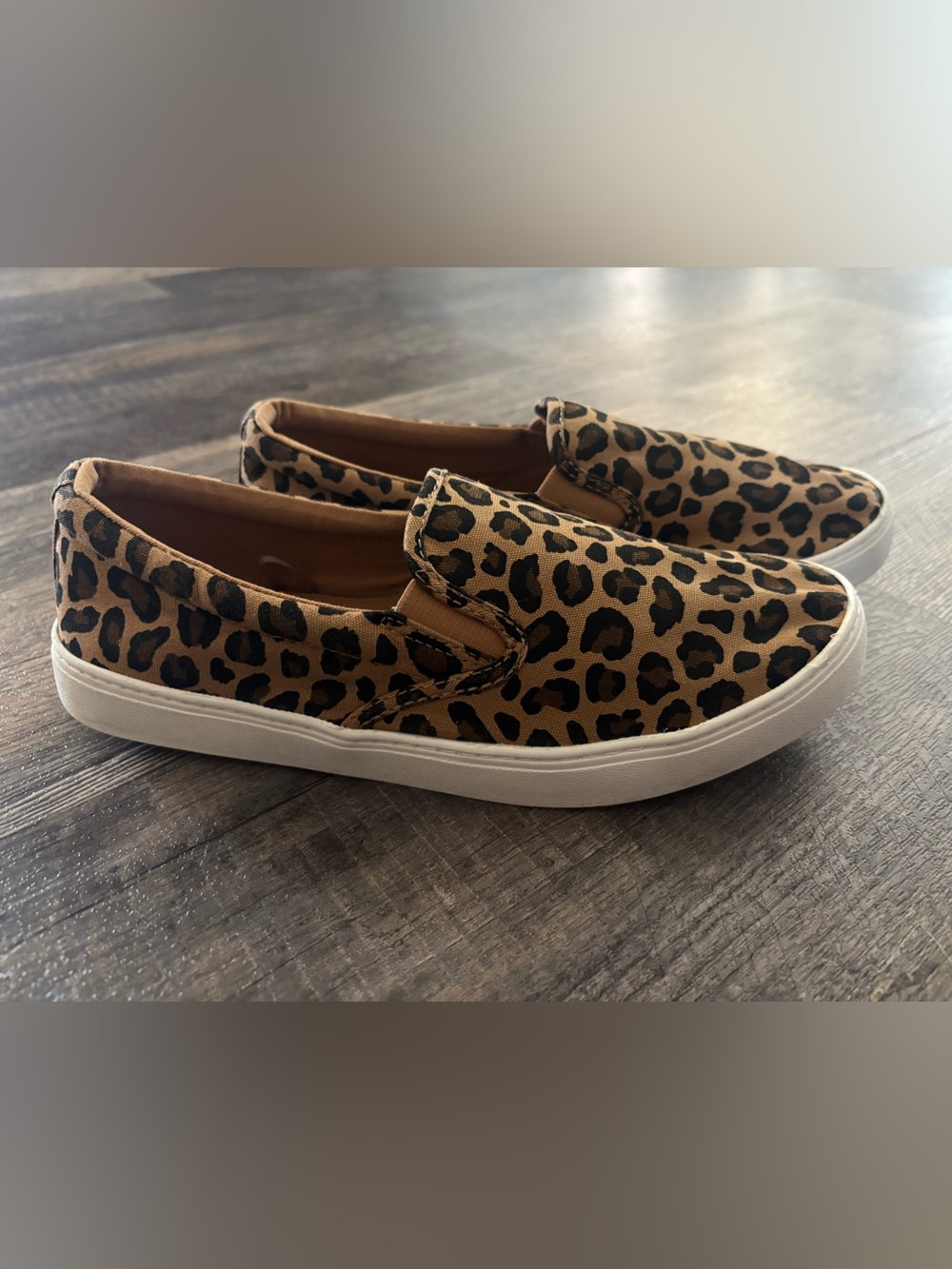 Old Navy Leopard Print Slip-On Flats in Tan and Black